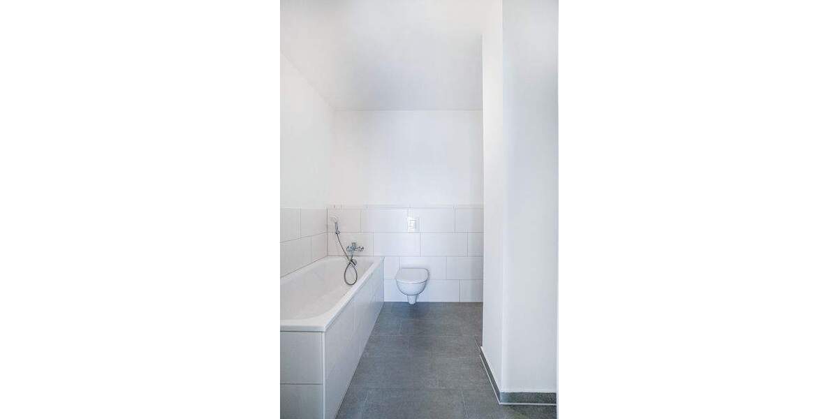 Etagenwohnung Berlin Siemensstadt - 4 Zimmer, 125 m&sup2;, 1.900&euro; | Angebot:25803172