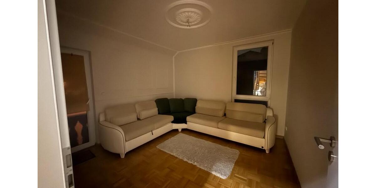 Doppelhaushälfte Schönefeld - 5 Zimmer, 180 m&sup2;, 3.400&euro; | Angebot:24984602