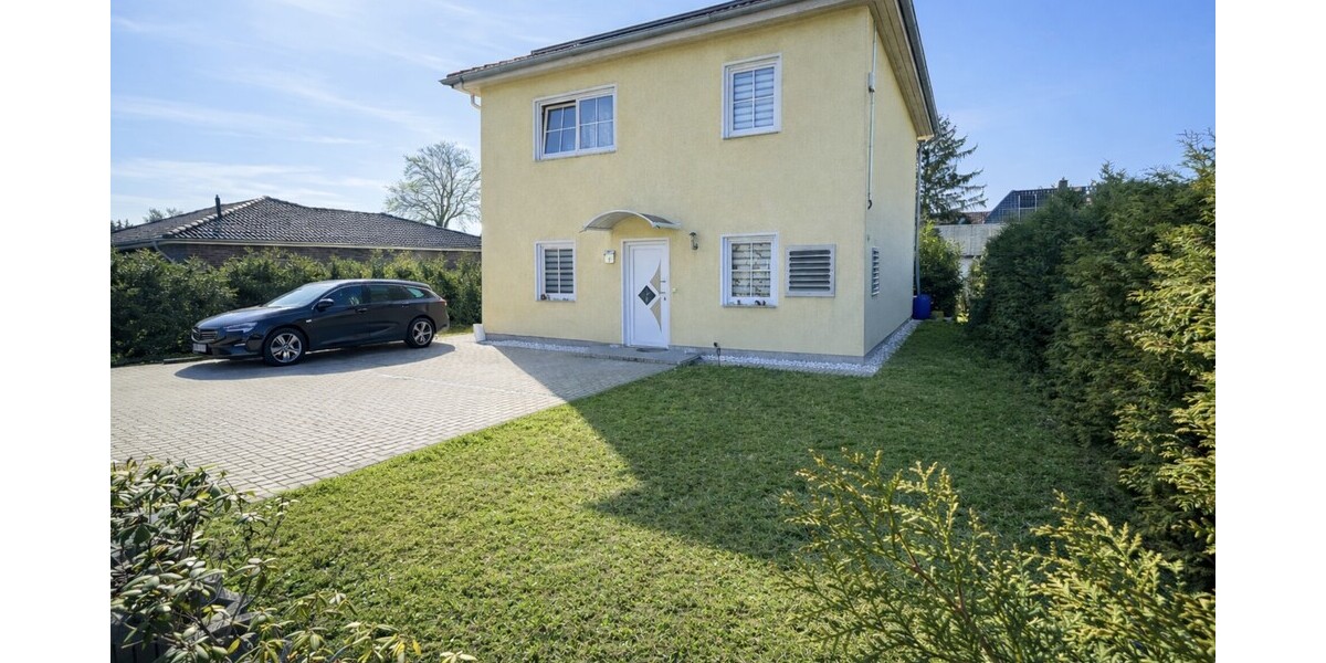 Berlin-Biesdorf: Stilvolle Stadtvilla auf 490 m² GST inkl. Terrasse & Garten in ruhiger Wohnlage ! - Einfamilienhaus Berlin / Biesdorf Biesdorf | Angebot:25871728
