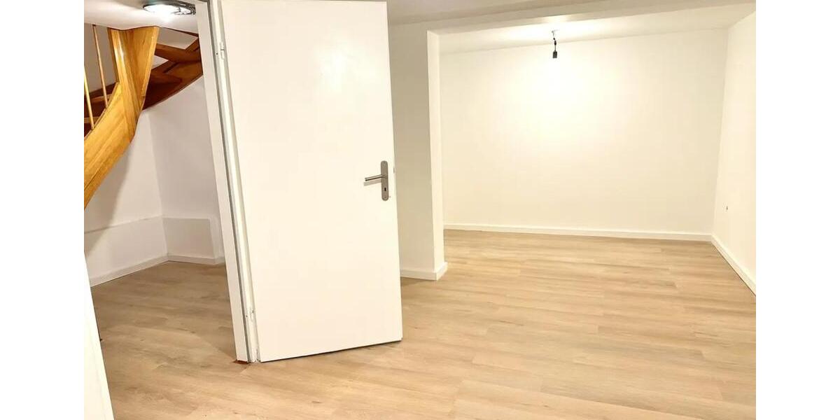 Etagenwohnung Berlin Spandau - 5 Zimmer, 150 m&sup2;, 1.950&euro; | Angebot:25050296