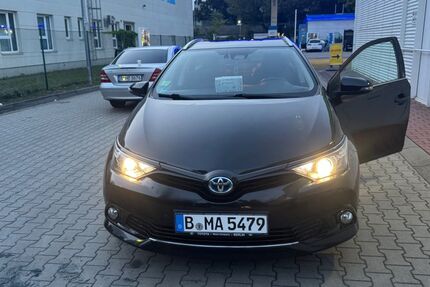 Toyota Auris 90.000 km 16.990 &euro; Berlin 13347