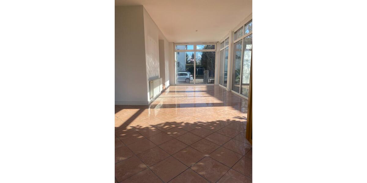 Etagenwohnung Berlin Marzahn-Hellersdorf - 2.5 Zimmer, 124 m&sup2;, 1.500&euro; | Angebot:25786652