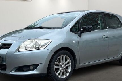 Toyota Auris 143.032 km 2.799 &euro; Berlin 12681