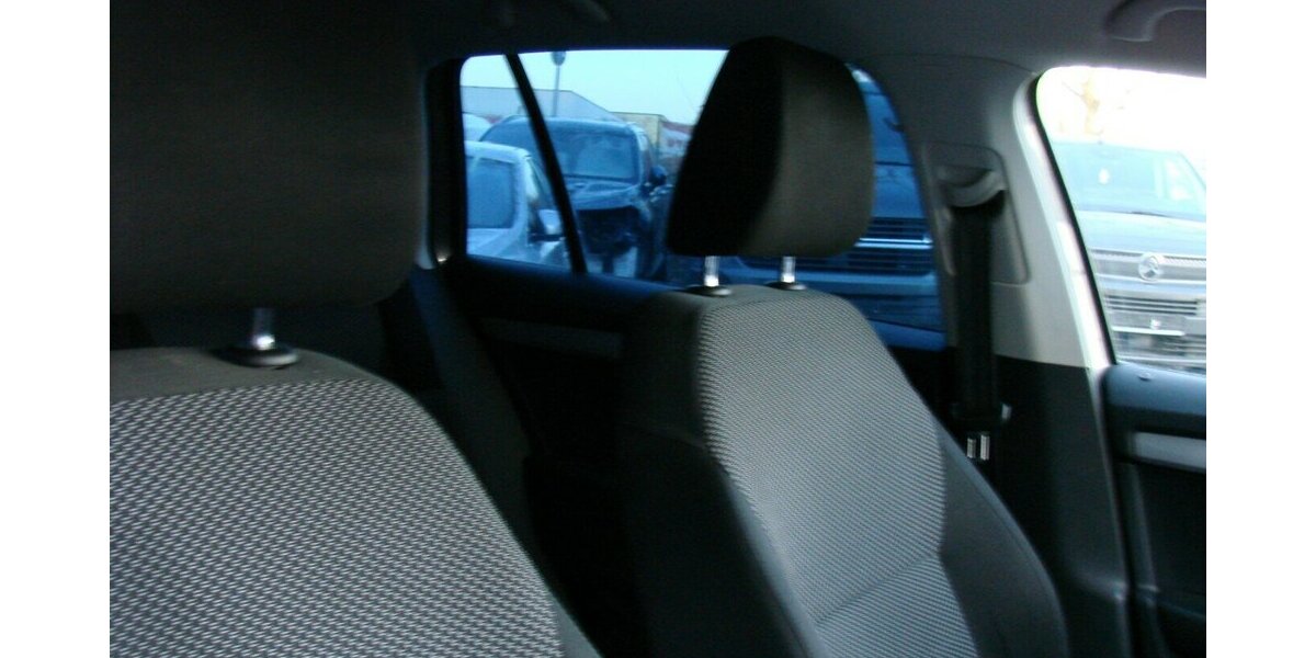 Skoda Octavia 2.0TDI Ambition Tempomat AHK Klima 261.072 km 4.980 &euro; Falkensee 14612