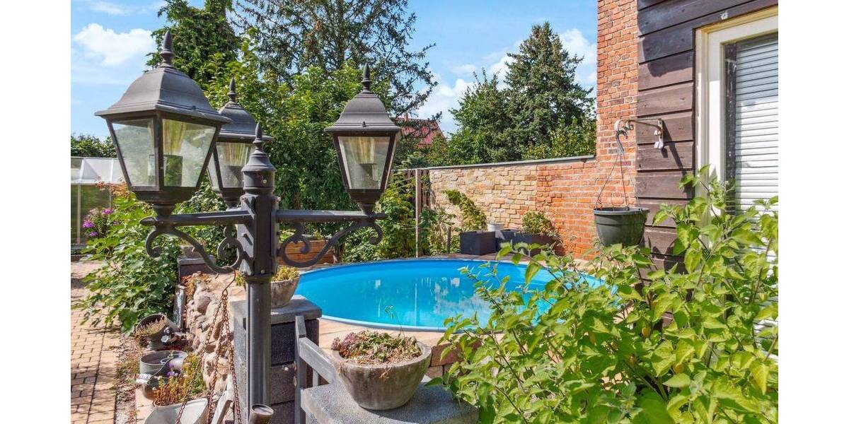 Großzügiges Stadthaus mit Gartenidylle & Pool - Raum für Familie und Generationen 9 zimmer