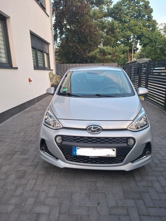i10
