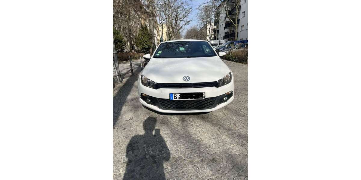 VW Scirocco 139.495 km 8.888 &euro; Berlin 10557