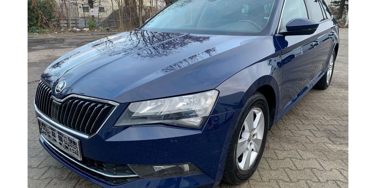 Skoda Superb 185.000 km 10.900 &euro; Berlin 12057