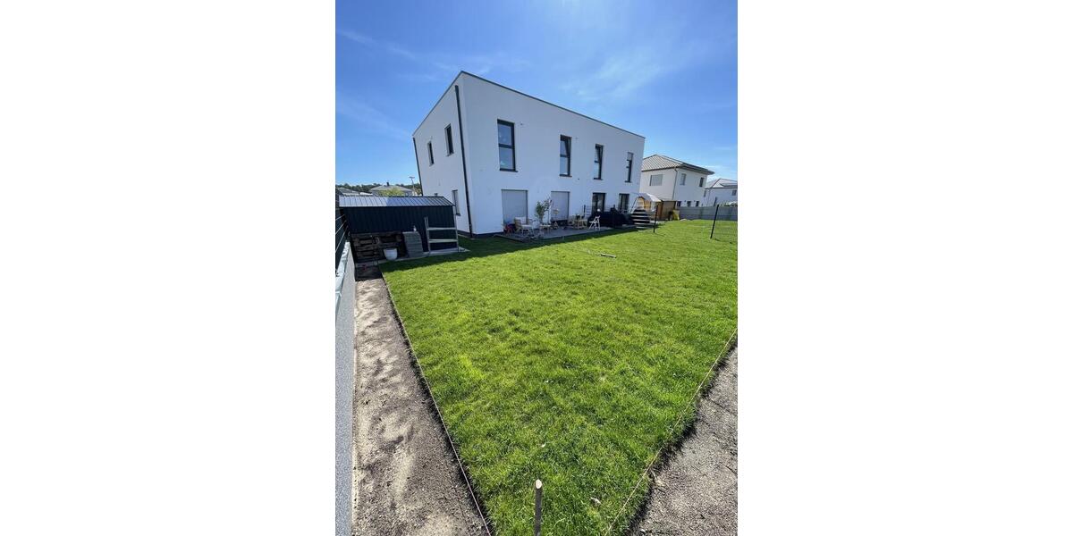Doppelhaushälfte Ludwigsfelde - 4 Zimmer, 130 m&sup2;, 2.200&euro; | Angebot:26440075