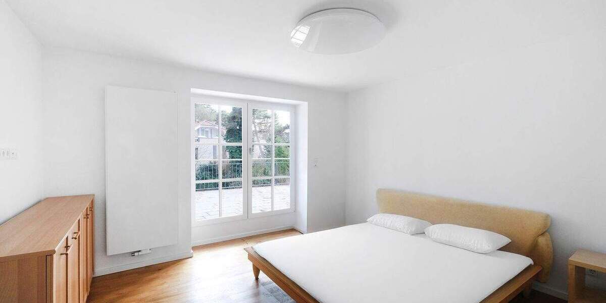 Einfamilienhaus Berlin Niederschönhausen - 3 Zimmer, 200 m&sup2;, 3.547&euro; | Angebot:25865304