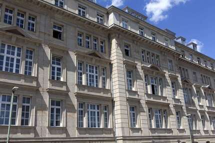 Wohnung zum Mieten in Berlin 8.252,05 € 251.07 m² 4 zimmer