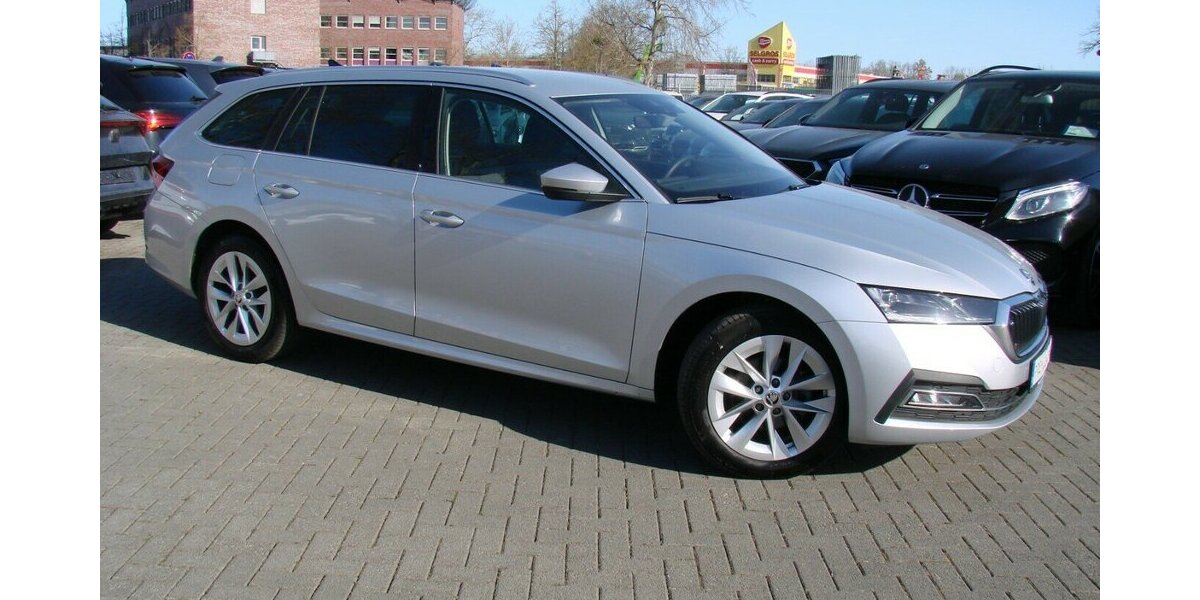 Skoda Octavia 2.0TDI Style ACC Columbus HeadUp AHK 48.103 km 25.980 &euro; Falkensee 14612