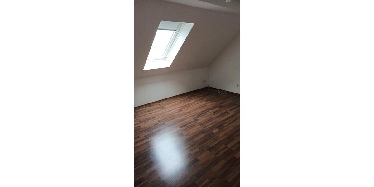 Dachgeschoßwohnung Wandlitz - 3 Zimmer, 100 m&sup2;, 690&euro; | Angebot:26020186
