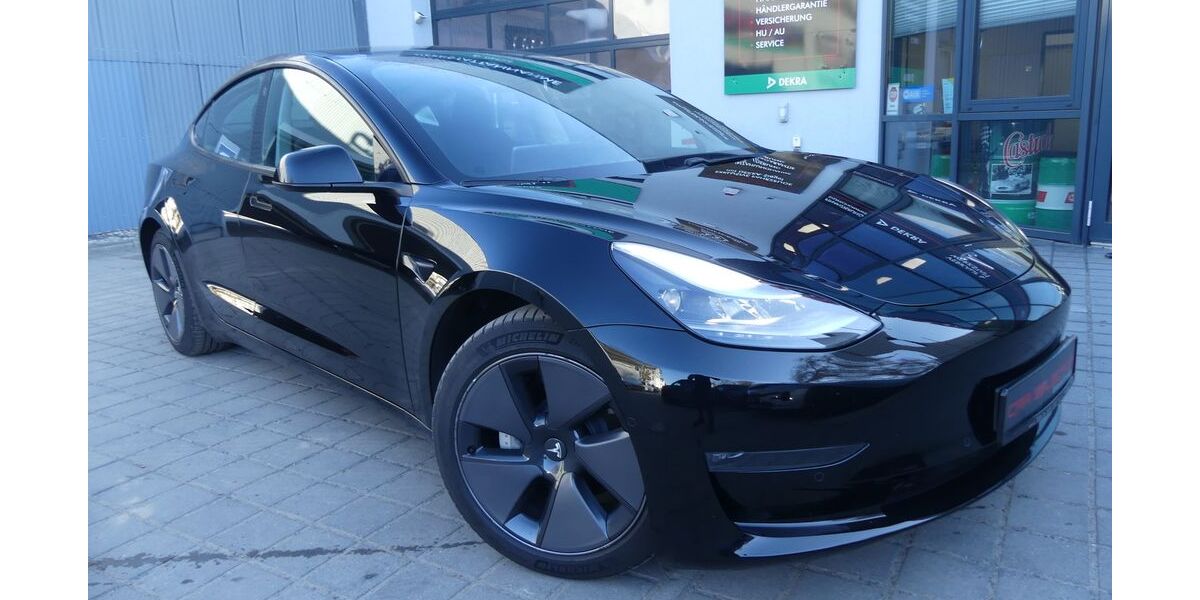 Tesla Model 3 35.100 km 28.800 &euro; Berlin 13156