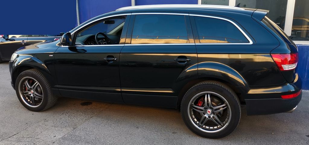 Audi Q7 200.000 km 7.499 &euro; Berlin 13405