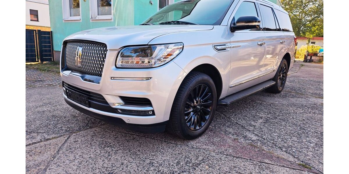 Lincoln Navigator 148.000 km 34.998 &euro; Velten 16727