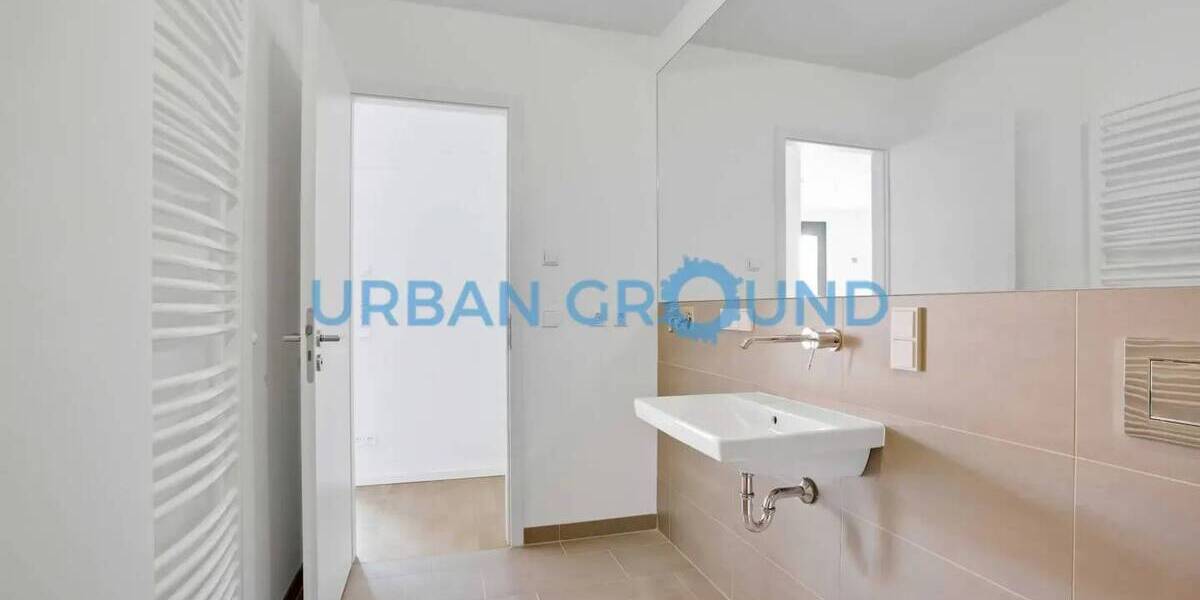 Etagenwohnung Berlin Mitte - 3 Zimmer, 81 m&sup2;, 2.160&euro; | Angebot:26513001
