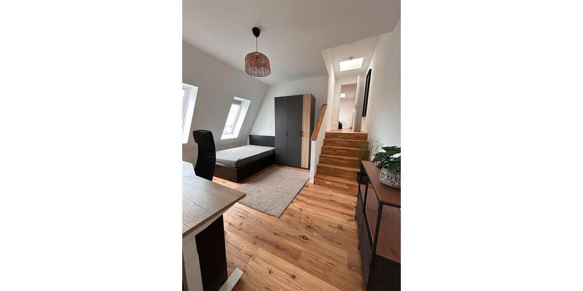 Dachgeschoßwohnung Berlin Mitte - 5 Zimmer, 118 m&sup2;, 2.399&euro; | Angebot:26073266