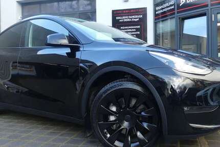 Tesla Model Y 17.718 km 40.400 € Berlin 13156