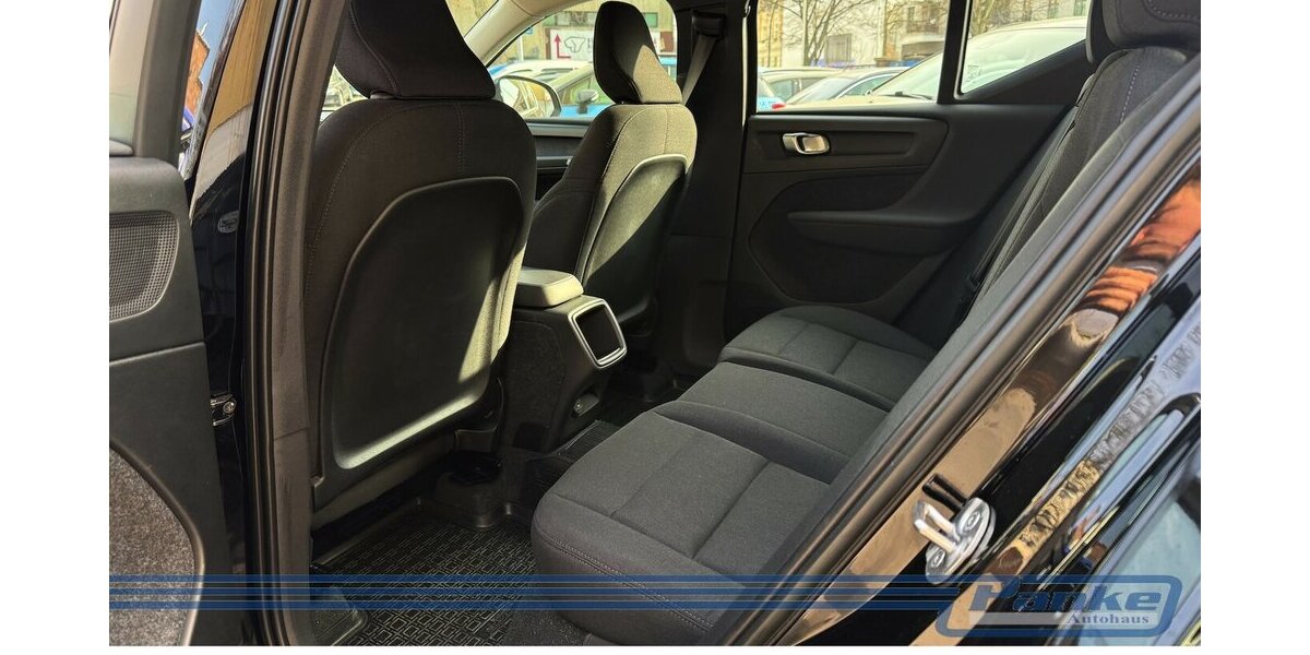 Volvo XC40 Essential 2WD 8G*LED*Virtuall*PDC*BT*Tempo* 15.156 km 25.990 &euro; Berlin 13187