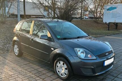 Ford Fiesta 88.591 km 2.700 &euro; Berlin 12687