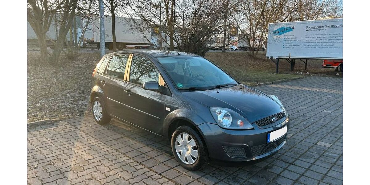 Ford Fiesta 88.591 km 2.700 &euro; Berlin 12687