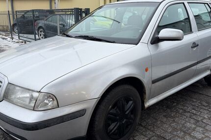 Skoda Octavia 291.000 km 999 &euro; Berlin - Tempelhof 12107