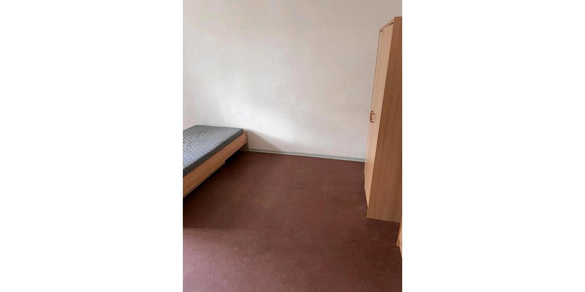 Etagenwohnung Berlin Marzahn-Hellersdorf - 2 Zimmer, 20 m&sup2;, 300&euro; | Angebot:26556600