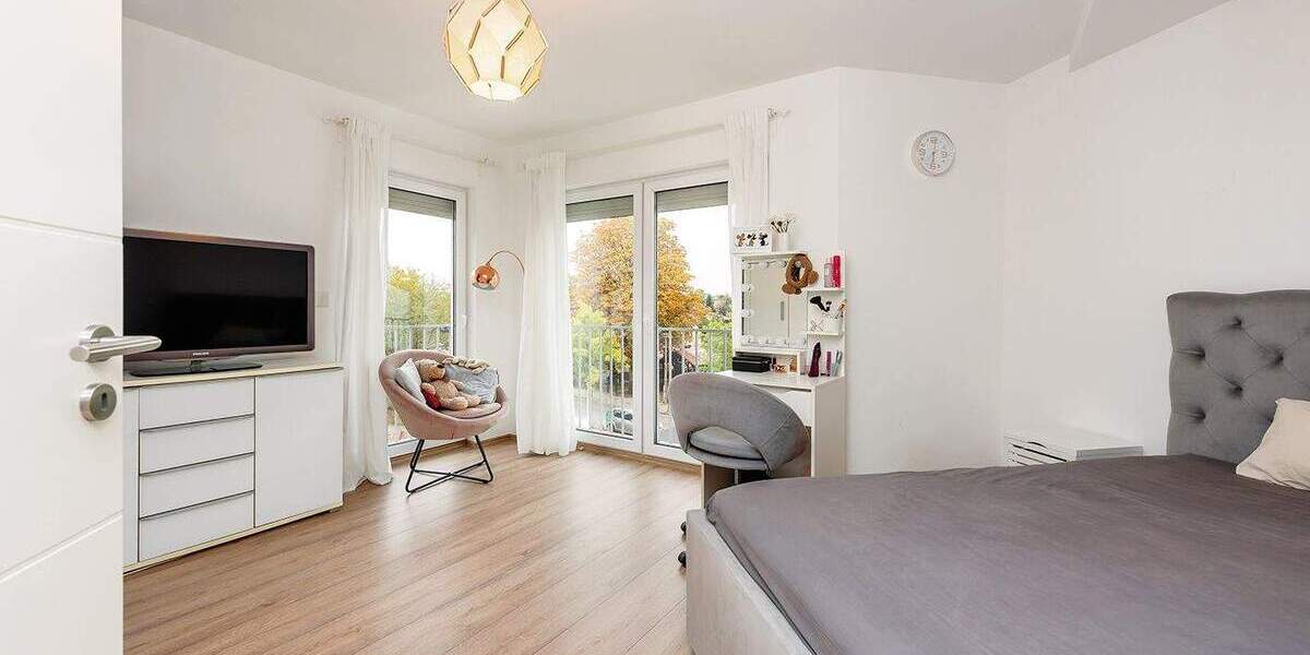 Reihenmittelhaus Berlin Altglienicke - 5 Zimmer, 142 m&sup2;, 560.000&euro; | Angebot:23977660