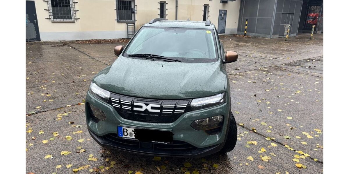 Dacia Spring 18.300 km 11.000 € Berlin 12487