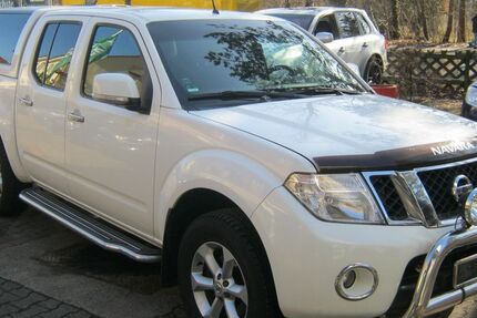Nissan Navara 325.000 km 9.900 &euro; Berlin / Wir bitten um telefonische Terminvereinbarung ! 14167