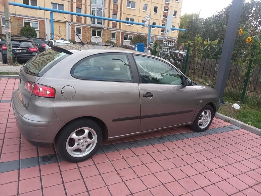 Seat Ibiza 211.392 km 2.000 € Berlin 10178