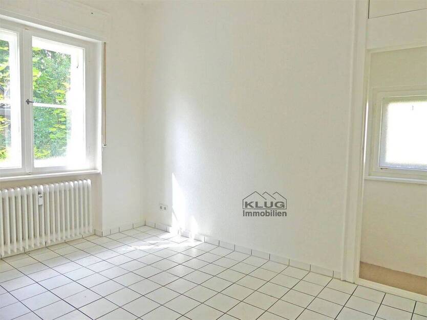 Frohnau! Ansprechendes Dreifamilienhaus mit 2 bezugsfreien Wohnungen im EG u. OG