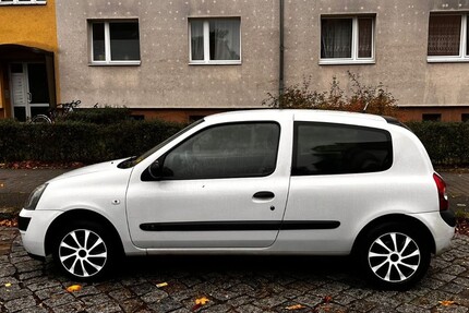 Renault Clio 229.430 km 1.100 € Berlin 10178