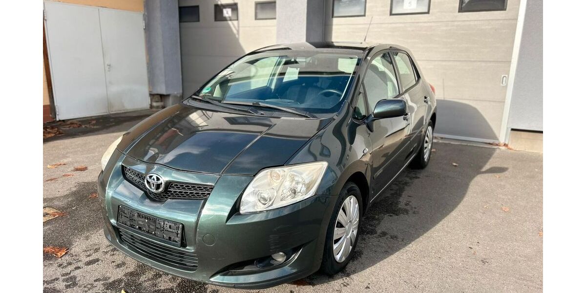 Toyota Auris 126.000 km 4.990 &euro; Berlin 13435