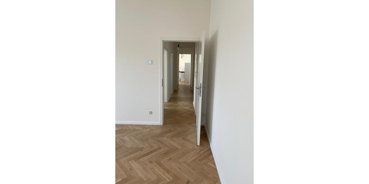 Dachgeschoßwohnung Berlin Tempelhof-Schöneberg - 3 Zimmer, 95 m&sup2;, 2.300&euro; | Angebot:26443460