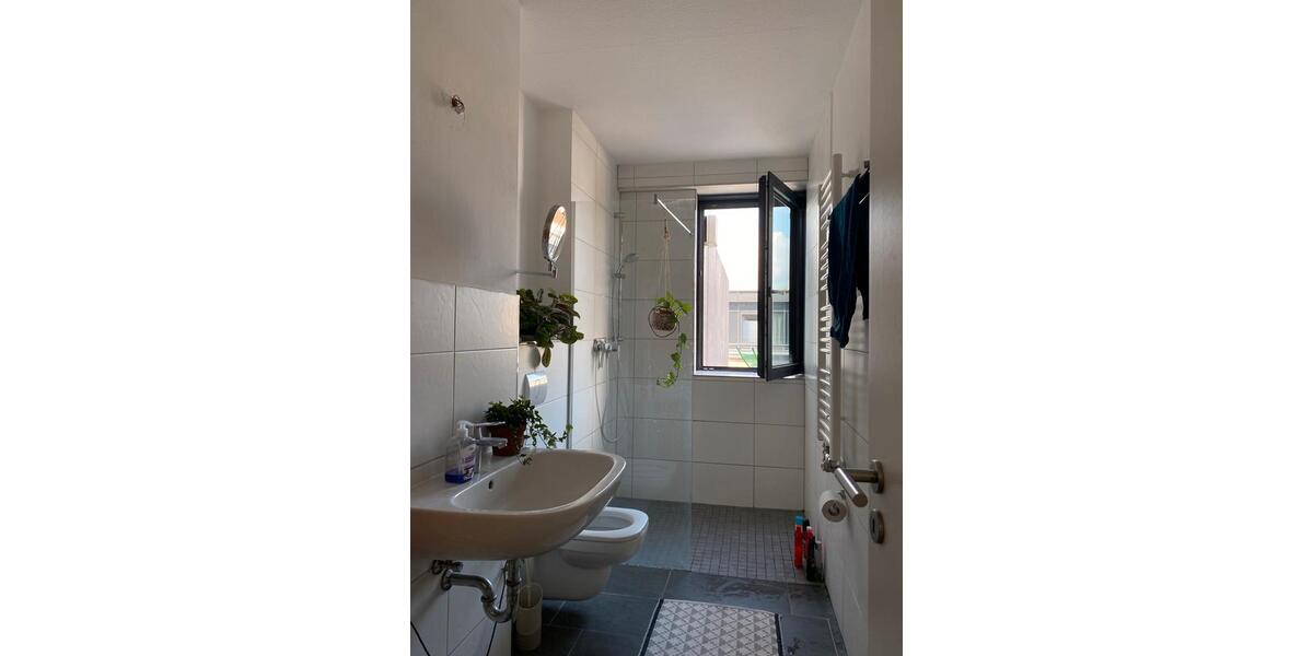 Dachgeschoßwohnung Berlin Lichtenberg - 2 Zimmer, 90 m&sup2;, 1.600&euro; | Angebot:26693587
