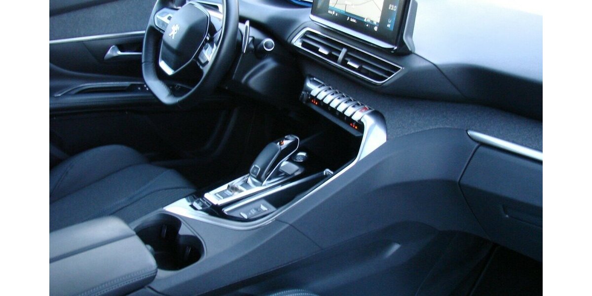 Peugeot 5008 1.2 PureTech130 Allure Pack 7-Sitzer 2WD LED 54.980 km 22.980 &euro; Falkensee 14612