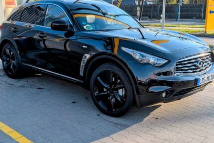 INFINITI FX 176.000 km 11.900 &euro; Schönefeld 12529