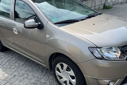 Dacia Sandero 128.671 km 2.750 &euro; Berlin 13409