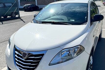 Lancia Ypsilon 112.000 km 4.900 &euro; Berlin 10829