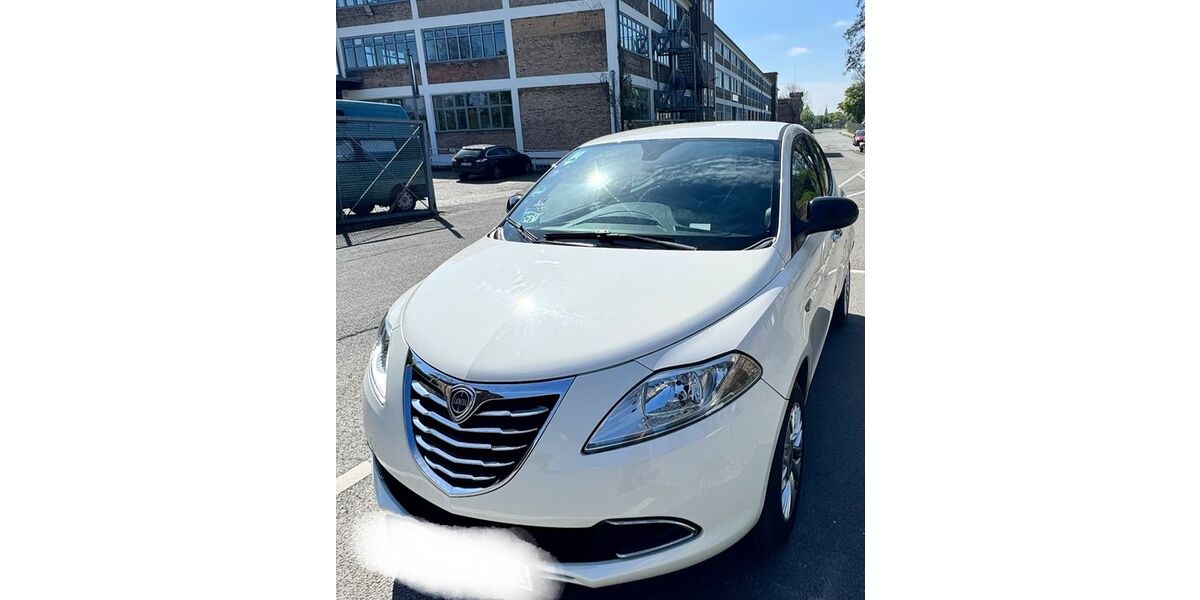Lancia Ypsilon 112.000 km 4.900 &euro; Berlin 10829