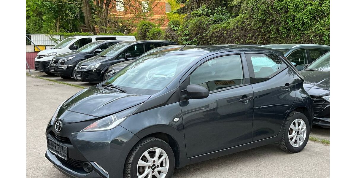 Toyota Aygo (X) 95.967 km 6.499 &euro; Berlin 13127