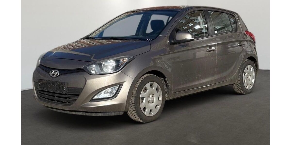 Hyundai i20 137.000 km 6.600 &euro; Velten 16727