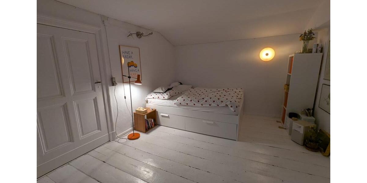 Etagenwohnung Berlin Steglitz-Zehlendorf - 6 Zimmer, 16 m&sup2;, 665&euro; | Angebot:24576427