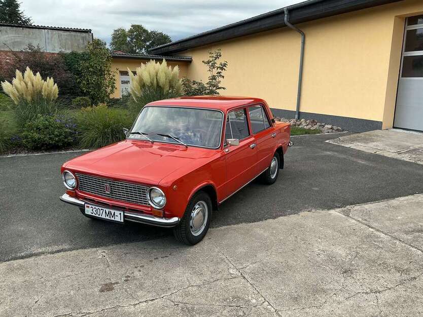 Lada 1200 54.000 km 8.900 € Wandlitz OT Schönerlinde 16348