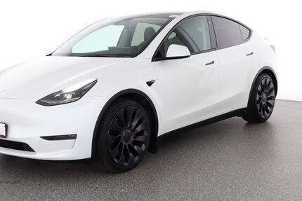 Tesla Model Y 33.920 km 36.780 &euro; Berlin 12103