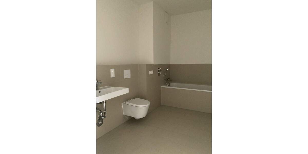 Etagenwohnung Berlin Alt-Hohenschönhausen - 5 Zimmer, 115 m&sup2;, 1.731&euro; | Angebot:24838677