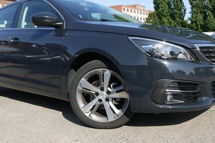 Peugeot 308 49.000 km 13.999 &euro; Berlin 12439