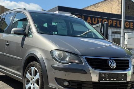 VW Touran 163.000 km 5.900 &euro; Berlin 12351